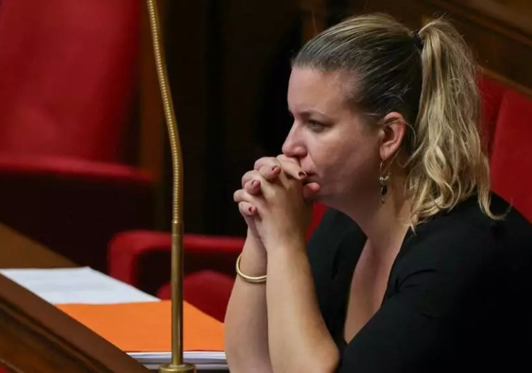 «C’est la première fois dans toute l’histoire de la Ve République qu’une présidente d'un groupe d’opposition à l’Assemblée nationale est convoquée pour un motif aussi grave», a assuré Mathilde Panot, cheffe de file des députés insoumis, réagissant à sa convocation pour apologie du terrorisme par la Police nationale.