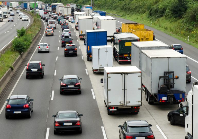 Le Parlement européen adopte la directive « Eurovignette »