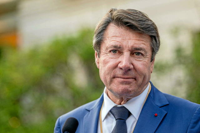 Le maire de Nice, Christian Estrosi a annoncé ce mardi 26 novembre sur CNews son intention de porter plainte contre les deux députés LFI, qui désirent abroger le délit d'apologie du terrorisme, pour "intelligence avec l'ennemi" et "apologie du terrorisme".