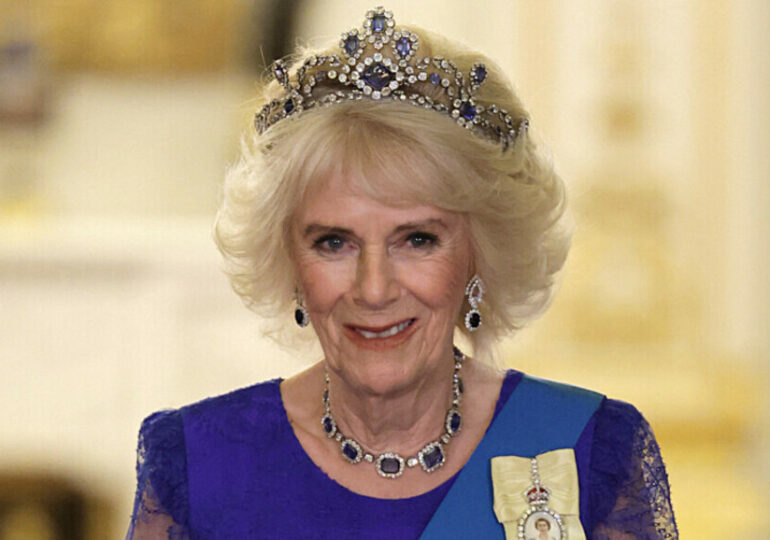 La Reine Camilla, les journalistes et nous !
