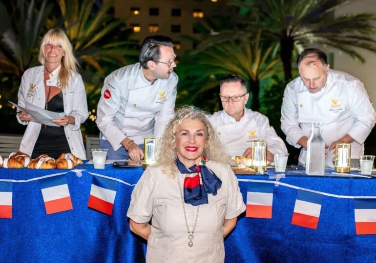 Corinne Ouelhadj Engel avec les juges V. Girou, R.Dufour, L. Branlard et W. Leaman / @credit photo Loic Ercolessi