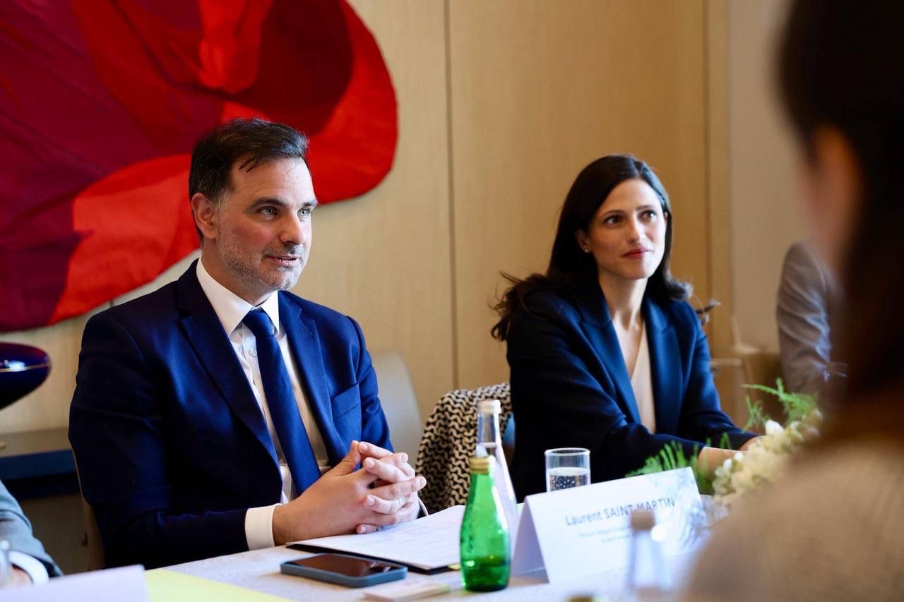 Eléonore Caroit, députée des Français dAmérique Latine et Caraïbes et Laurent Saint-Martin, ministre délégué au Commerce extérieur et aux Français de l'étranger