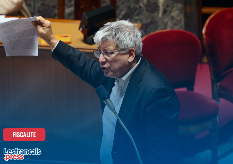 L’imposition au passeport : le grand mensonge de LFI et du RN