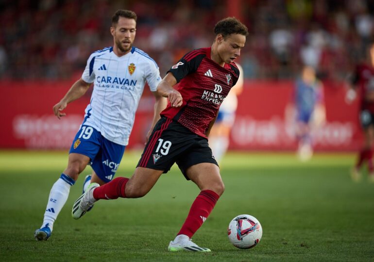 Mathis Lachuer sous le maillot du Club Deportivo Mirandés