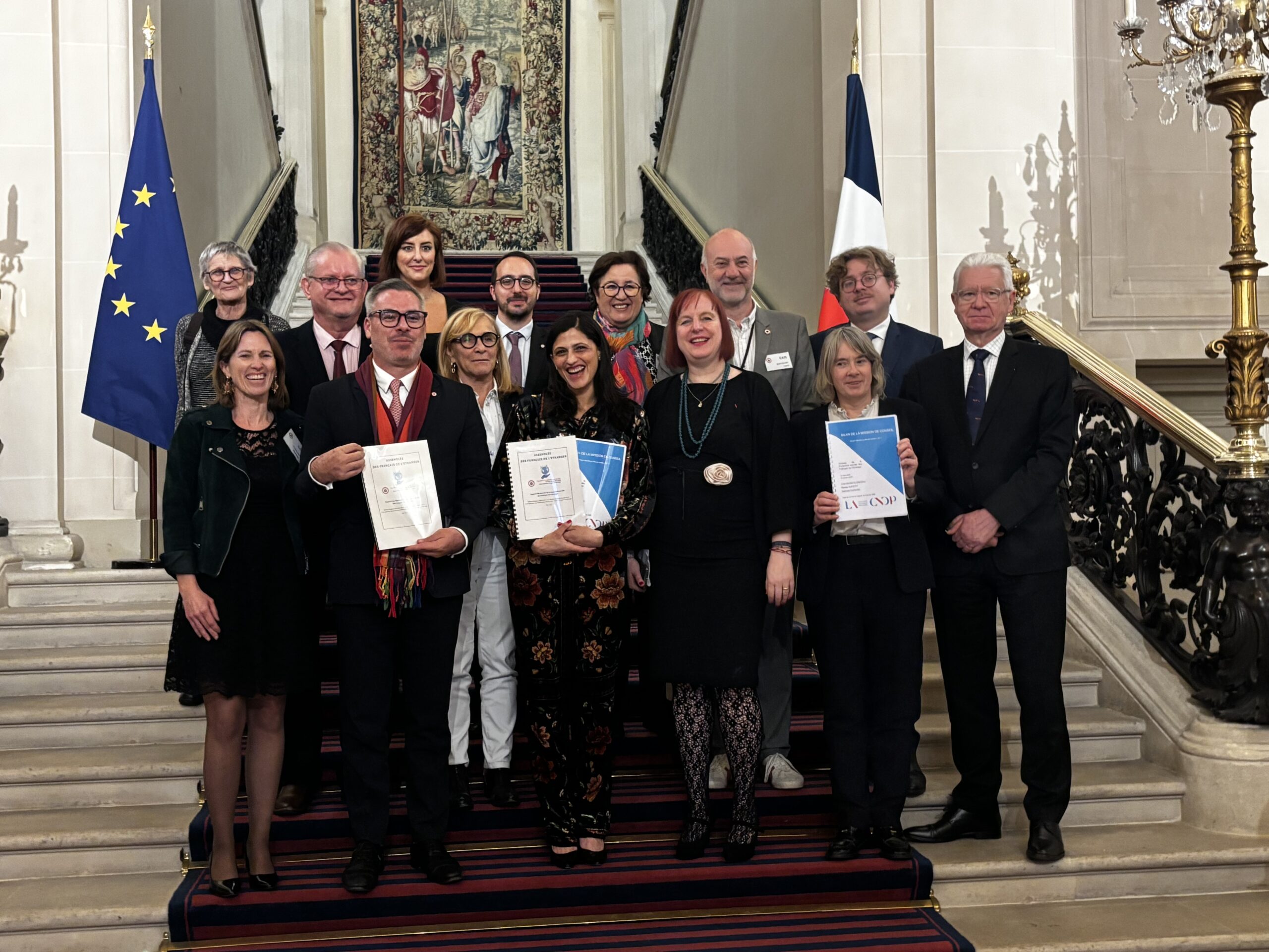 Remise officielle du rapport sur la protection sociale des Français de l'étranger à Eleonore Caroit, ministre déléguée