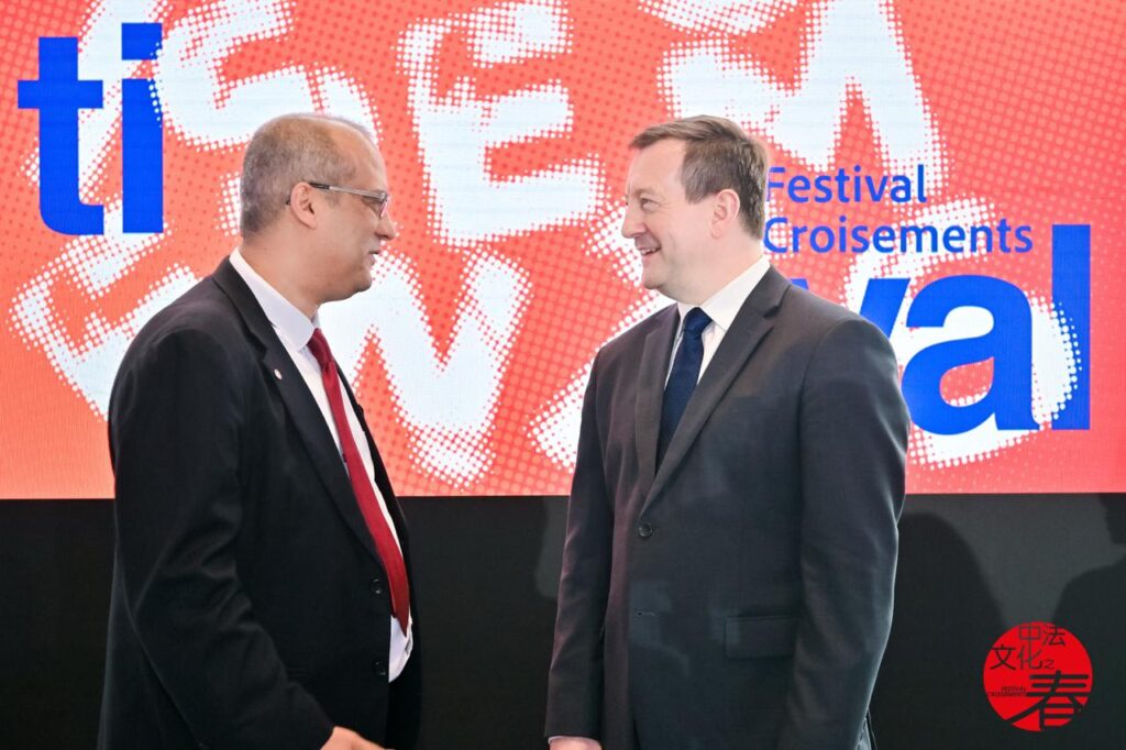 David Bassir avec l'ambassadeur de France en Chine, Bertrand Lortholary