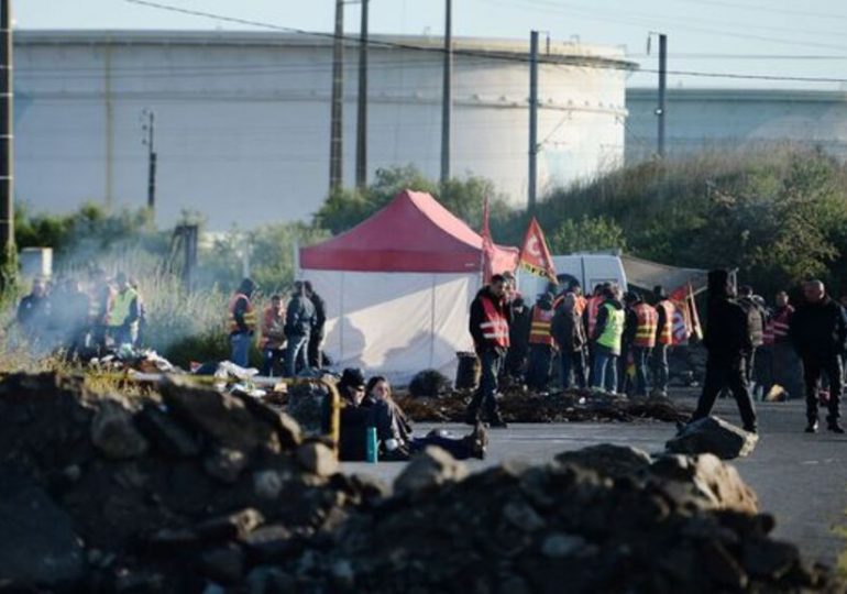 Grève dans les raffineries françaises
