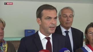 «Nous faisons tout pour que ceux qui ont brûlé, cassé, soient mis à contribution» - Olivier Véran en déplacement ce jeudi à Dammarie-les-Lys (Seine-et-Marne), commune lourdement touchée par les violences urbaines de début juillet