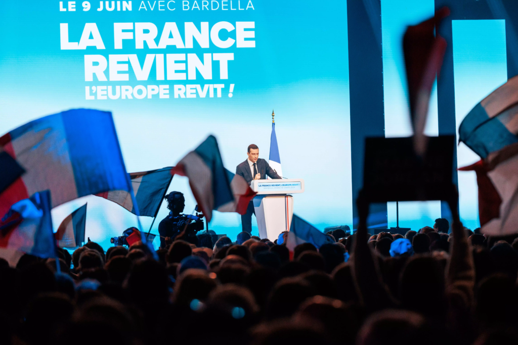 Jordan Bardella en réunion publique