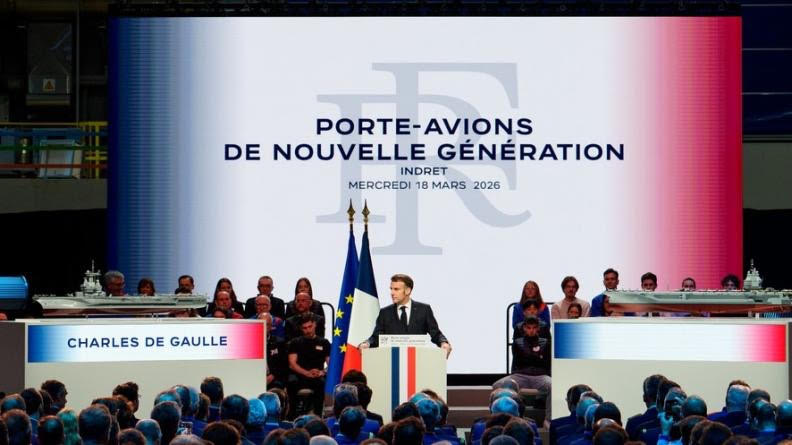 Présentation par Emmanuel Macron du porte avions "France Libre"