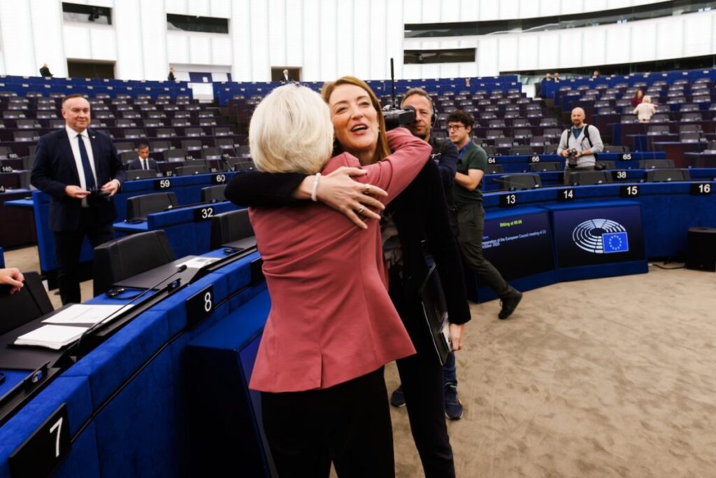 Ursula von der Leyen et Roberta Metsola, présidentes de la Commission européenne et du Parlement européen